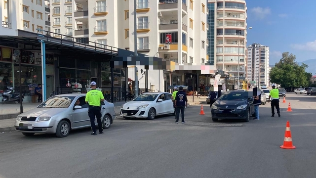 Kozan'da 3 firari şüpheli yakalandı