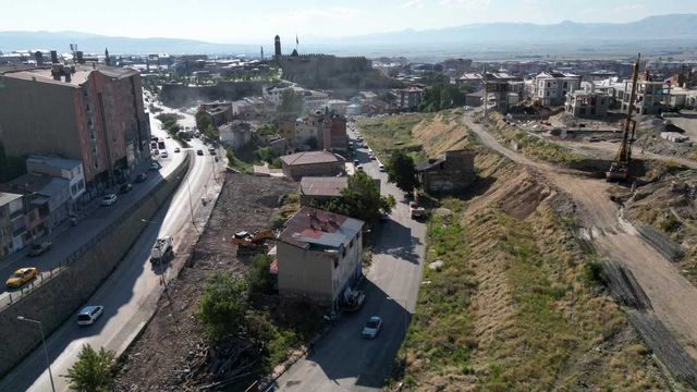 Erzurum'da eski mahalle yerinde dönüşümle ayağa kaldırılıyor