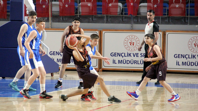 Malatya'da okul sporları basketbol grup müsabakaları başladı