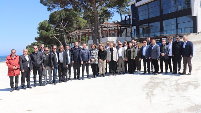 Ünye Belediye Başkanı Tavlı, yapımı devam eden projeleri inceledi