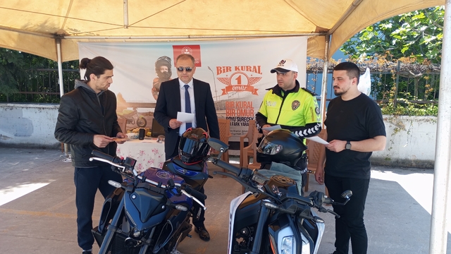 Trafik ekiplerinden motosiklet sürücülerine bilgilendirme