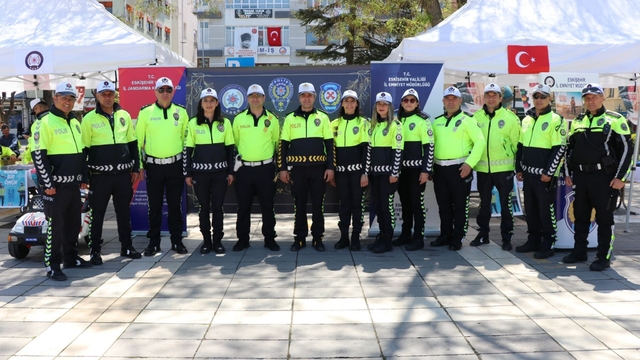 Eskişehir'de Karayolu Trafik Güvenliği Günü ve Trafik Haftası etkinliği gerçekleştirildi