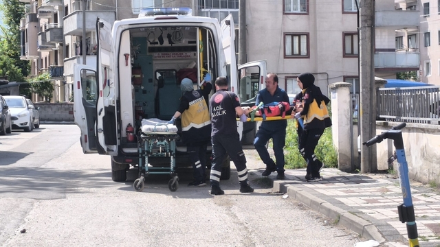 Bursa'da 1. kattan düşen çocuk yaralandı