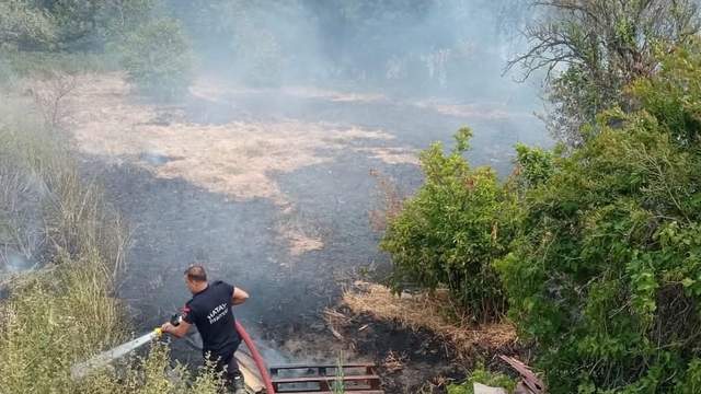 Hatay'da bahçede çıkan yangın söndürüldü