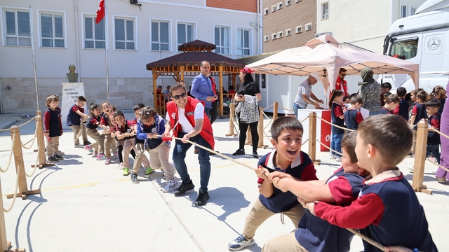 Geleneksel Oyunlar Tırı Hatay'da öğrencilerle buluştu