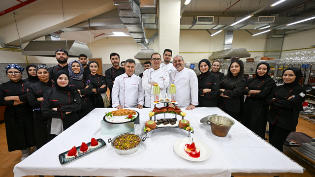 Gastronomi öğrencileri Osmanlı lezzetlerini günümüze taşıyor