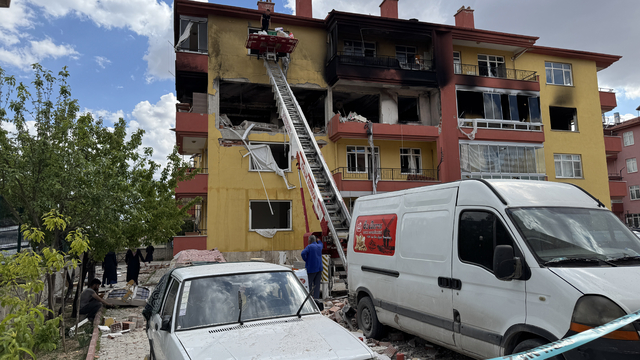 Konya'da doğal gaz kaynaklı patlamanın yaşandığı binanın sakinleri o geceyi anlattı