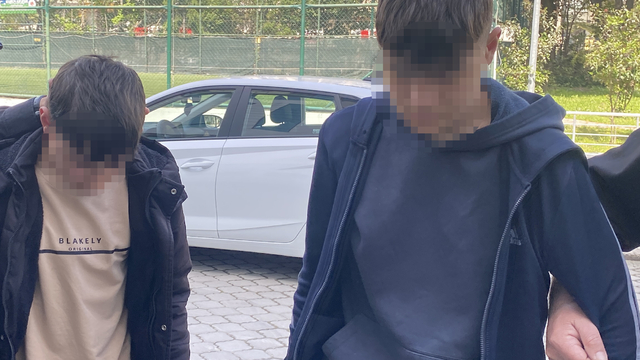 Husumetlilerin evine tüfekle ateş açtılar