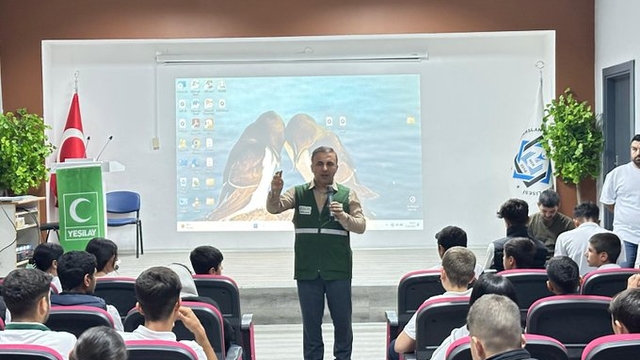 Şanlıurfa Yeşilay Şubesince "Tütün ve Teknoloji Bağımlılığı" semineri düzenlendi