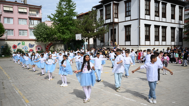 Edirne Şehit Asım İlkokulu'nda kermes düzenlendi