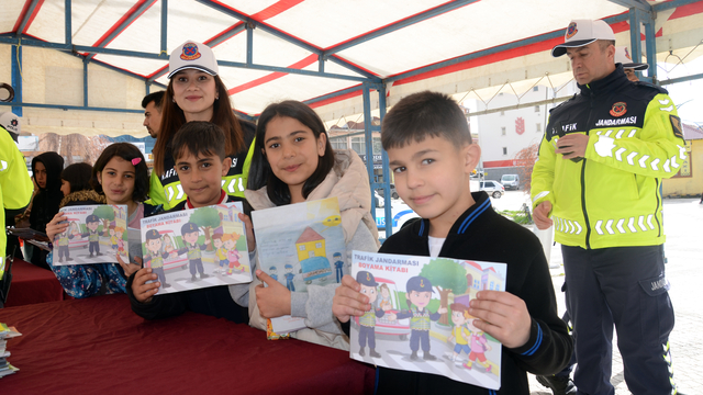 Sarıkamış'ta "Karayolu Güvenliği ve Trafik Haftası" etkinliği düzenlendi