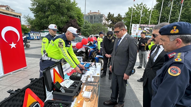 Düzce'de "Karayolları Güvenliği ve Trafik Haftası" kutlandı