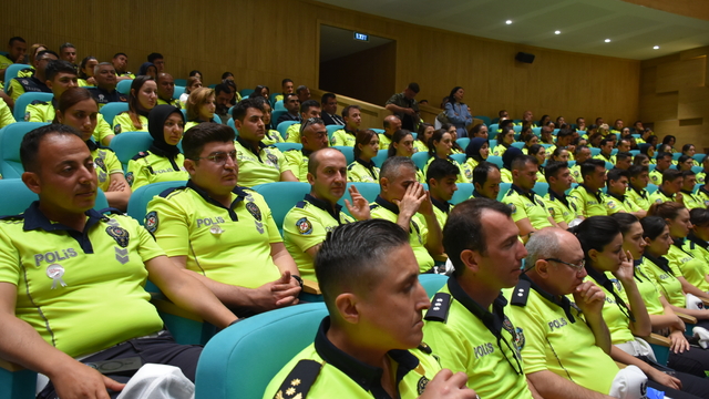 İzmir'de Karayolu Trafik Güvenliği Haftası etkinliği düzenlendi