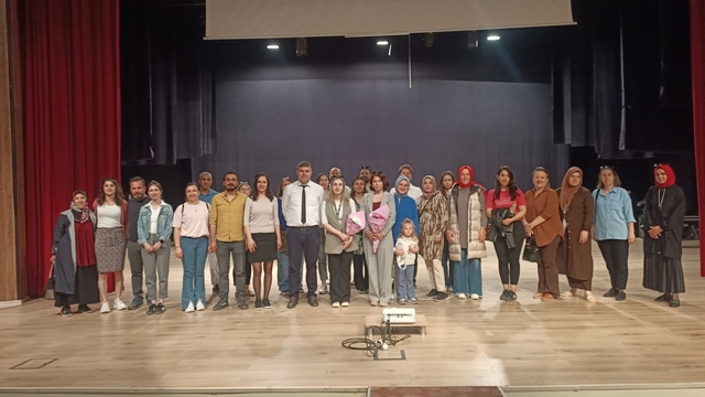 Biga'da Yeşilay bağımlılıkla mücadele eğitimi verdi