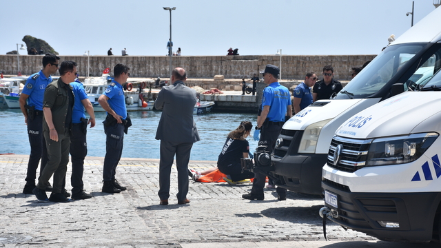 Antalya'da denizde erkek cesedi bulundu