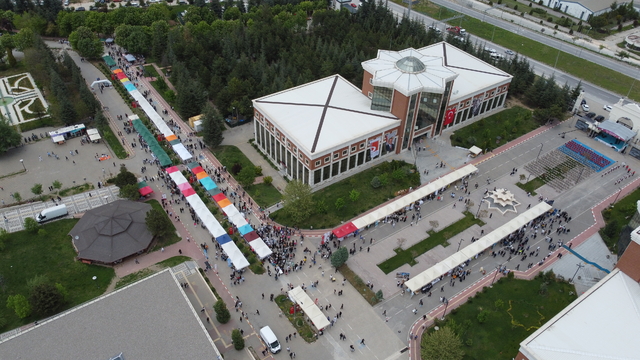 Bilecik Şeyh Edebali Üniversitesi'nde "3. Bilim ve Kültür Şenliği" başladı