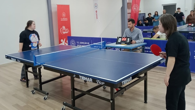 Osmaniye'de özel sporcular Masa Tenisi İl Birinciliği müsabakaları yapıldı
