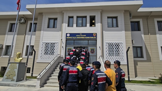Düzce'de uyuşturucudan mükerrer suç kaydı bulunan 60 şüpheli yakalandı