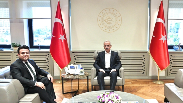 Bakan Uraloğlu, TikTok'un Türkiye üst düzey yetkilisi Fatih Kafadar ile görüştü: