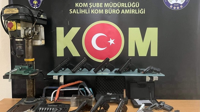 Manisa'da yasa dışı silah ticareti yaptığı iddia edilen şüpheli tutuklandı