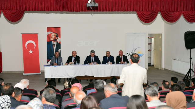 AK Parti Van İl Başkanı Arvas, Çatak'ta muhtarlarla bir araya geldi
