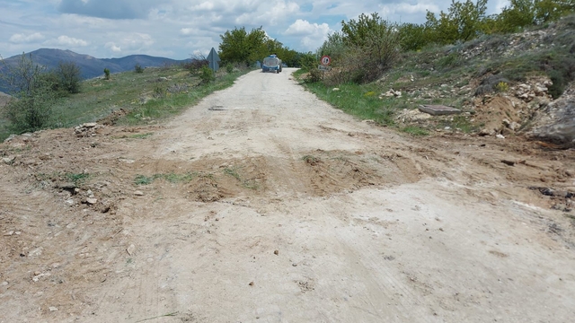 Keban'da Üçpınar köy yolu onarıldı