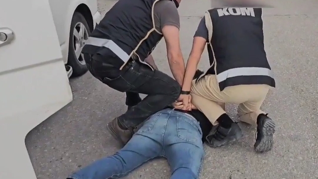 Çorum'da takibe alınan minibüste 118 adet ruhsatsız av tüfeği ele geçirildi