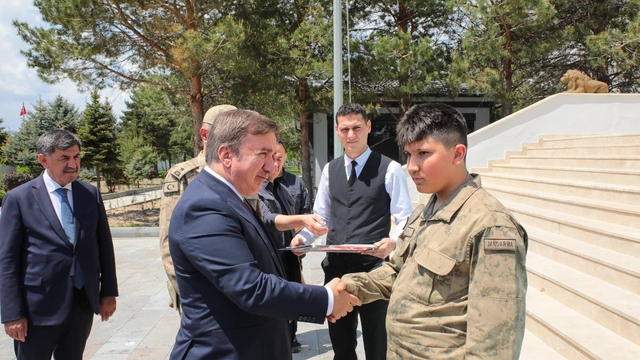 Erzincan'da engelli kişinin askerlik hayali gerçekleştirildi