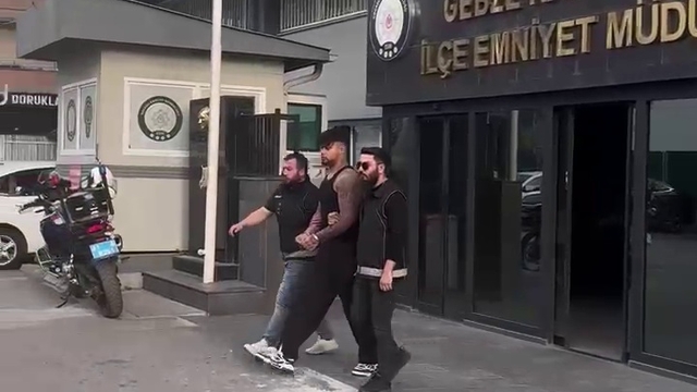 Lvbel C5'in elleri kelepçeli görüntüleri ortaya çıktı