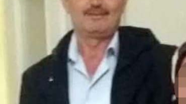 Kazdığı kanalizasyon çukuruna giren işçi, toprak altında kalıp öldü