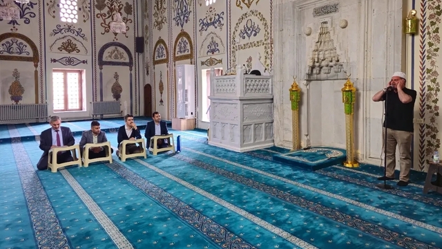 Niğde'de ezanı güzel okuma yarışması düzenledi