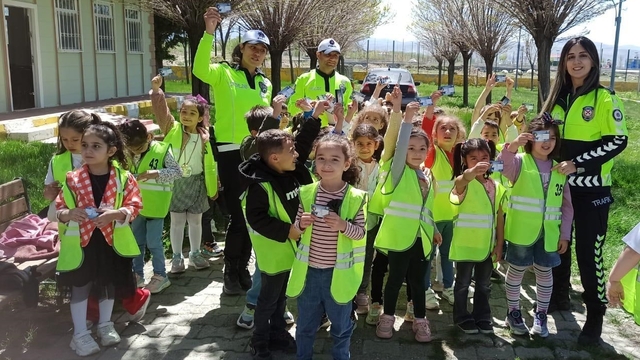 Van'da 172 öğrenciye trafik eğitimi verildi