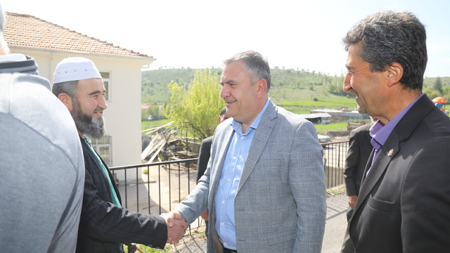 Çubuk Kaymakamı Bakır ve Belediye Başkanı Demirbaş'tan mahalle ziyareti