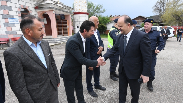 Kastamonu Valisi Dallı'nın köy ziyaretleri sürüyor