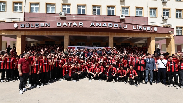 Gaziantep FK'nin 160 bin forması öğrencilere dağıtılacak