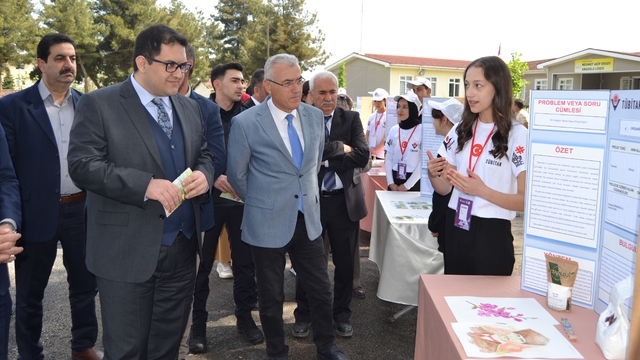 Sinop'ta TÜBİTAK 4006 Bilim Fuarı açıldı