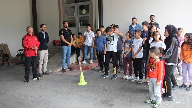 Konya'da öğrencilere okçuluk eğitimi verildi