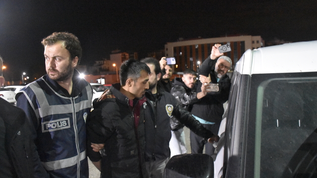 Boğazları kesilerek öldürülen kardeşler gözyaşlarıyla uğurlandı, şüpheli adliyede (4)