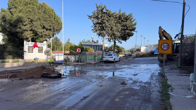 Bodrum'da içme suyu isale hattı patladı