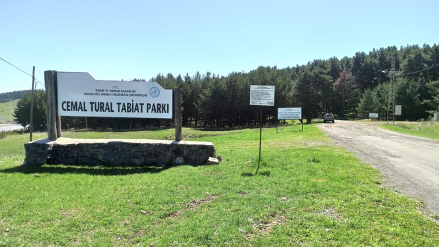 Ardahan'da tabiat parkında çevre temizliği yapıldı