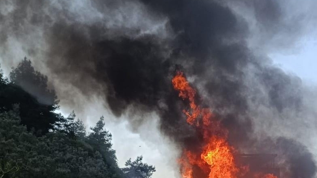Bursa'da seyir halindeki kamyon alev alev yandı