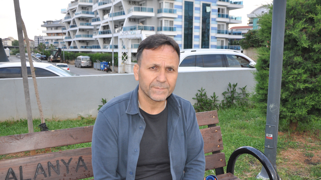 Eşi kazada öldü, şoförün serbest kalmasına tepki gösterdi