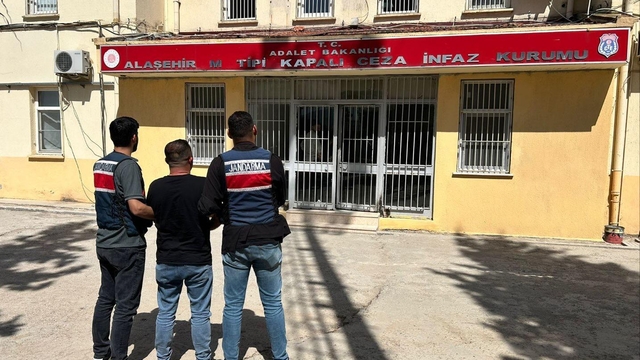 Alaşehir'de uyuşturucuyla yakalanan 2 şüpheliden 1'i tutuklandı