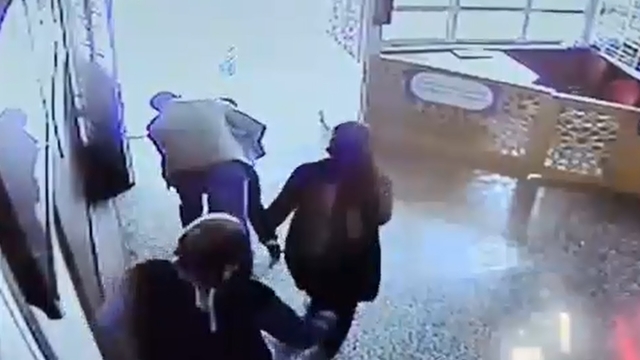 Nefes borusuna yemek parçası kaçan Ertuğrul'u öğretmeni kurtardı