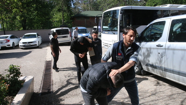 Tokat ve Sivas'ta düzenlenen "change" araç operasyonunda 13 zanlı yakalandı