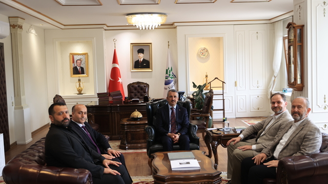 Yeşilay Genel Başkanı Dinç'ten Vali Sezer'e ziyaret