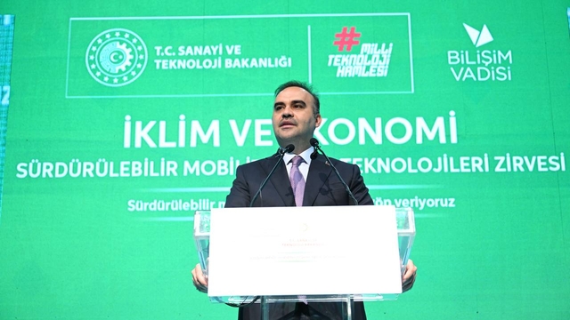 Bakan Kacır, İklim ve Ekonomi Sürdürülebilir Mobilite Araç ve Teknolojileri Zirvesi'nde konuştu: