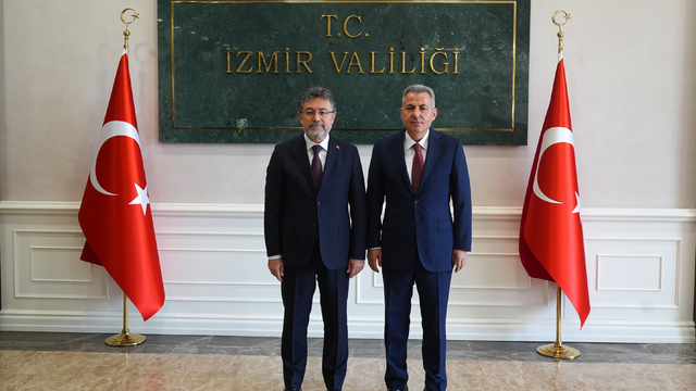 Tarım ve Orman Bakanı Yumaklı, İzmir Valiliğini ziyaret etti