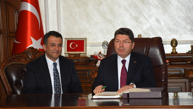 Adalet Bakanı Yılmaz Tunç, Samsun'da belediyeye ziyarette bulundu