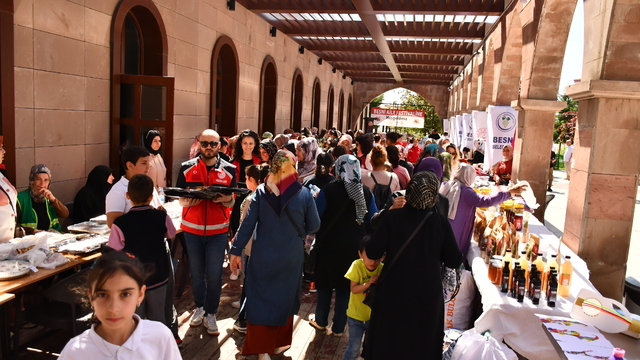 Adıyaman'da Gazzeli anneler yararına kermes düzenlendi
